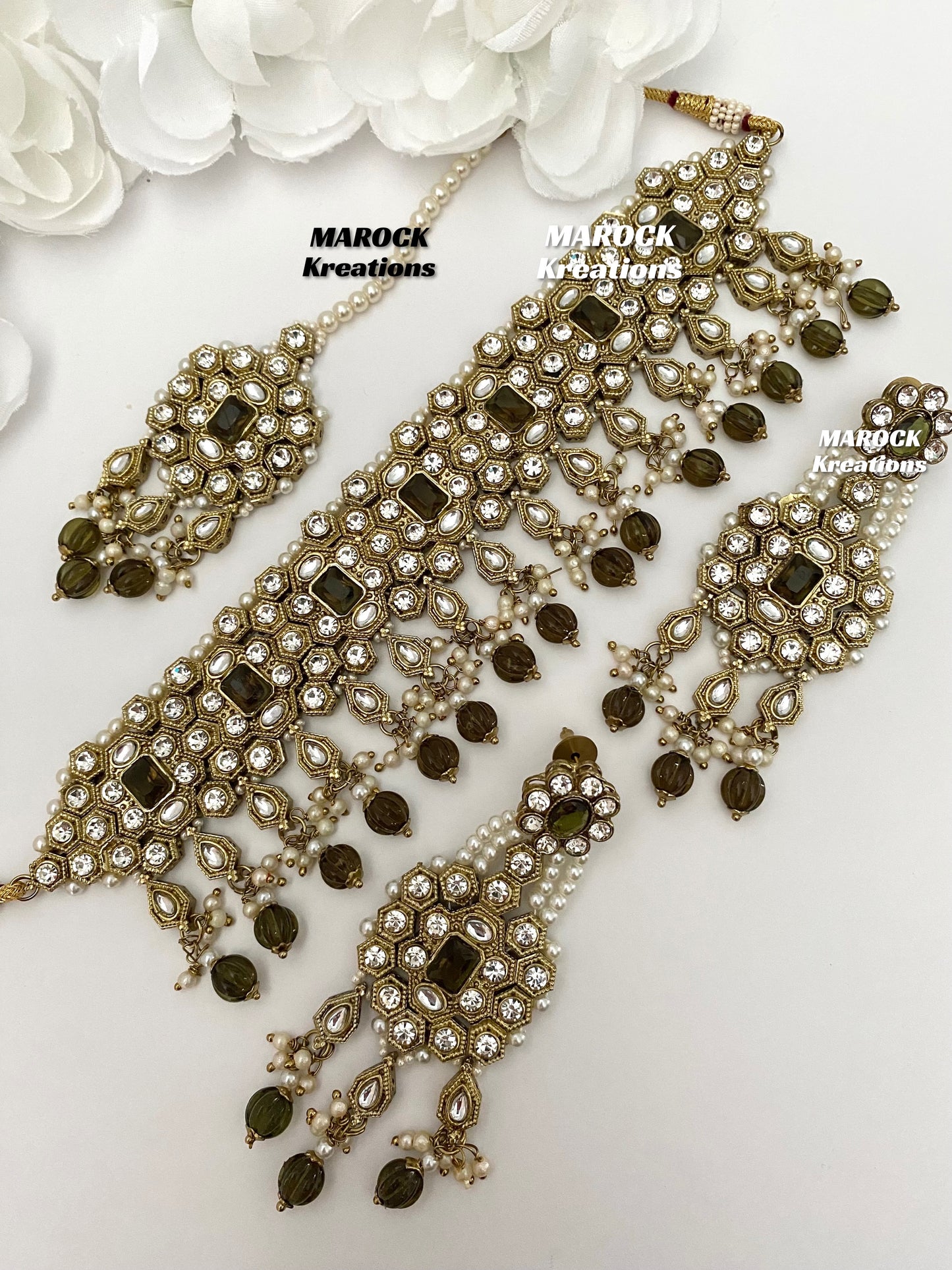 Antique Gold Kundan choker sets