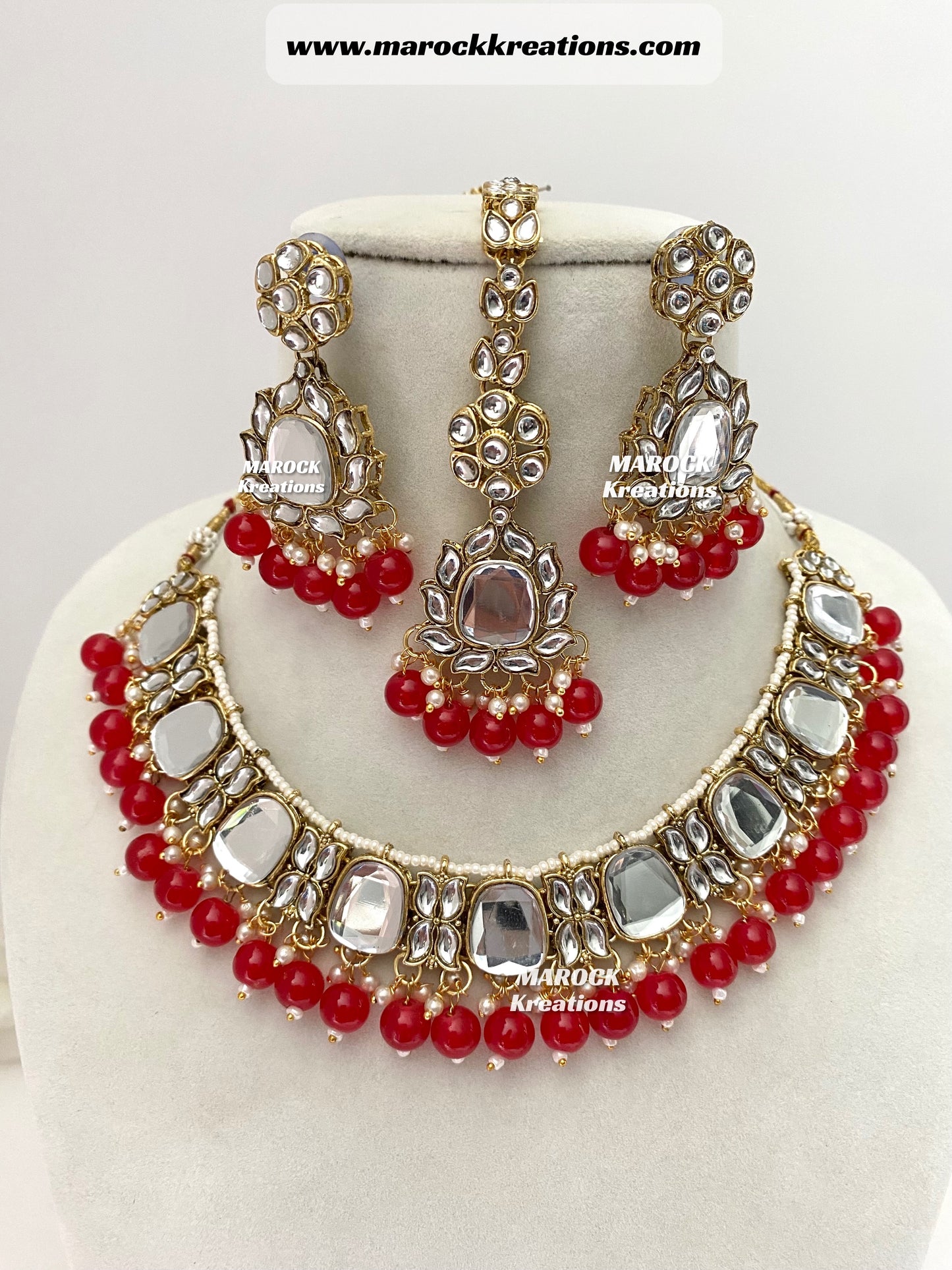 Avleen Kundan Necklace set