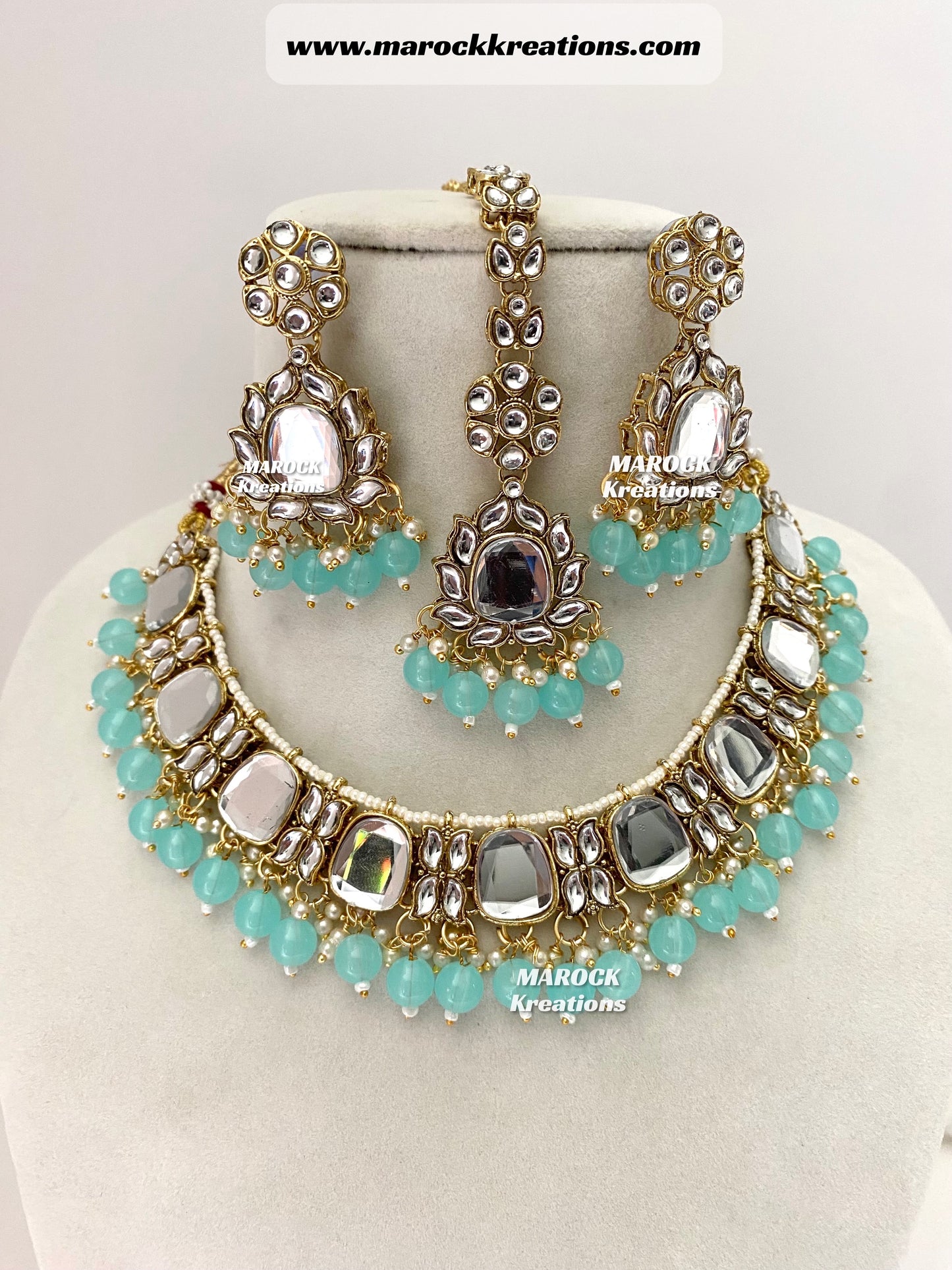 Avleen Kundan Necklace set