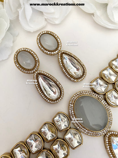 Luxna Premium Quality Kundan Statement Choker set