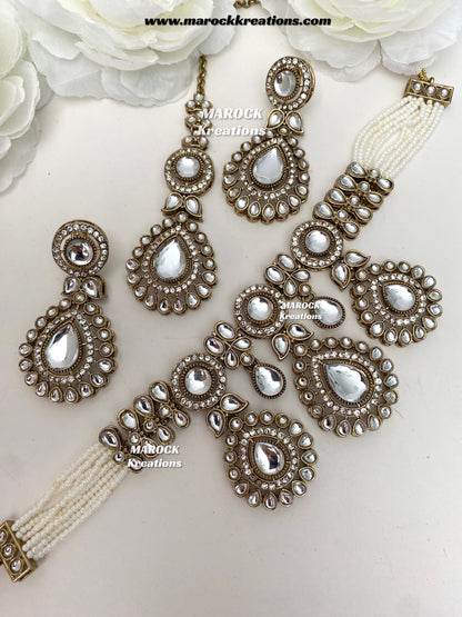 Rida Premium quality Kundan choker set