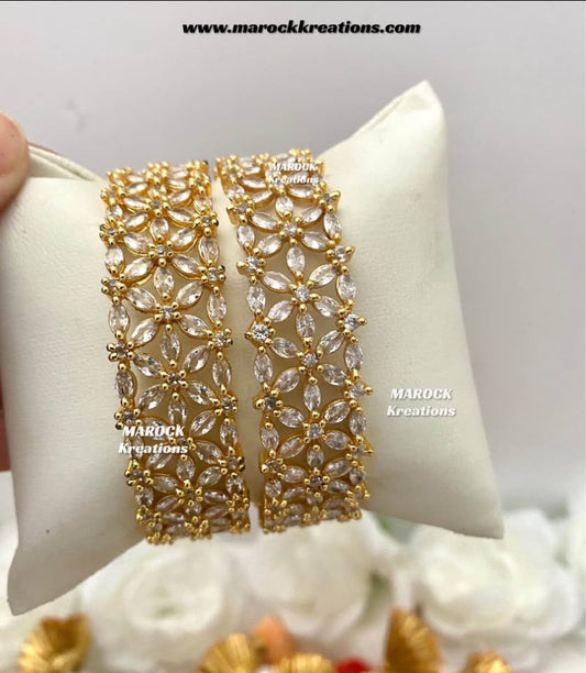 Meetu Golden American Diamond Bangles/Kade