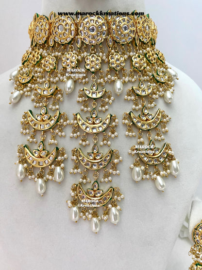 Pushpa Premium Quality Thappa Kundan choker set