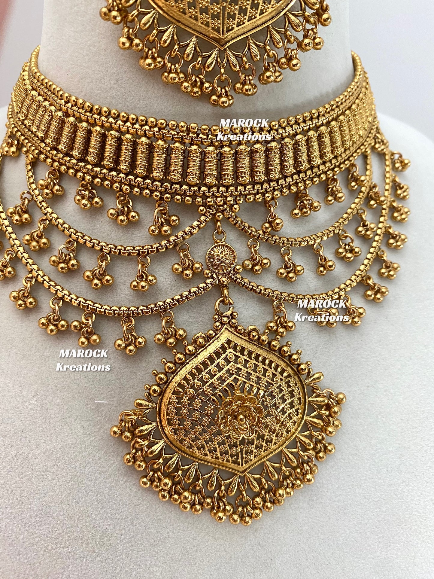 Vanshika Premium Quality Gold plated statement choker set