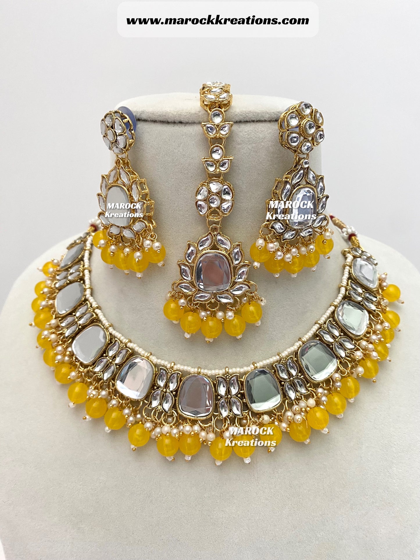 Avleen Kundan Necklace set