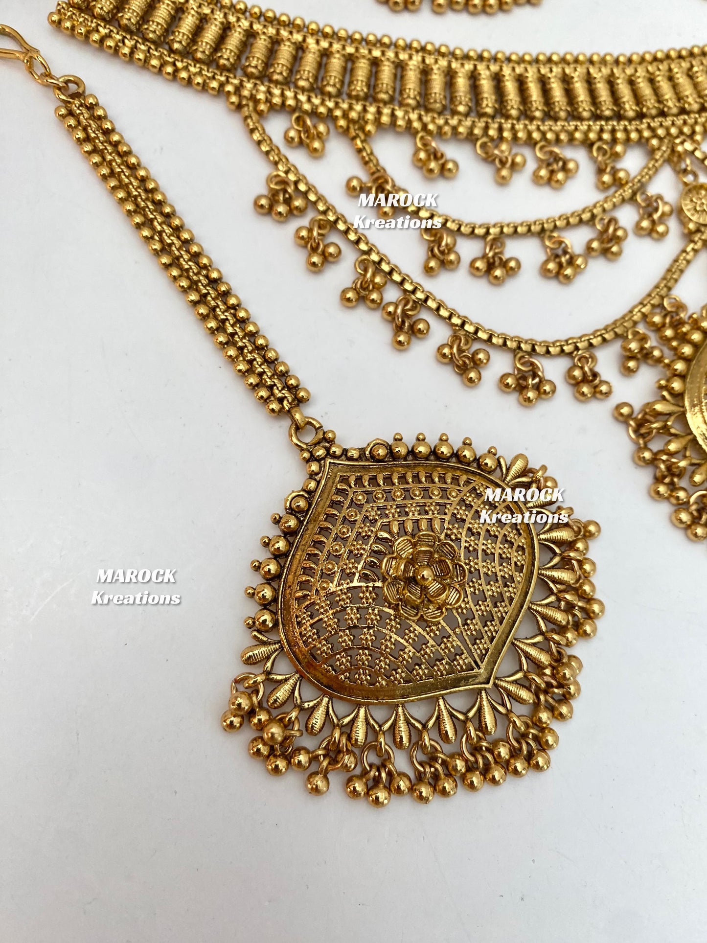 Vanshika Premium Quality Gold plated statement choker set