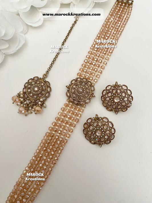 Antique Polki Choker set comes with studs and tikka