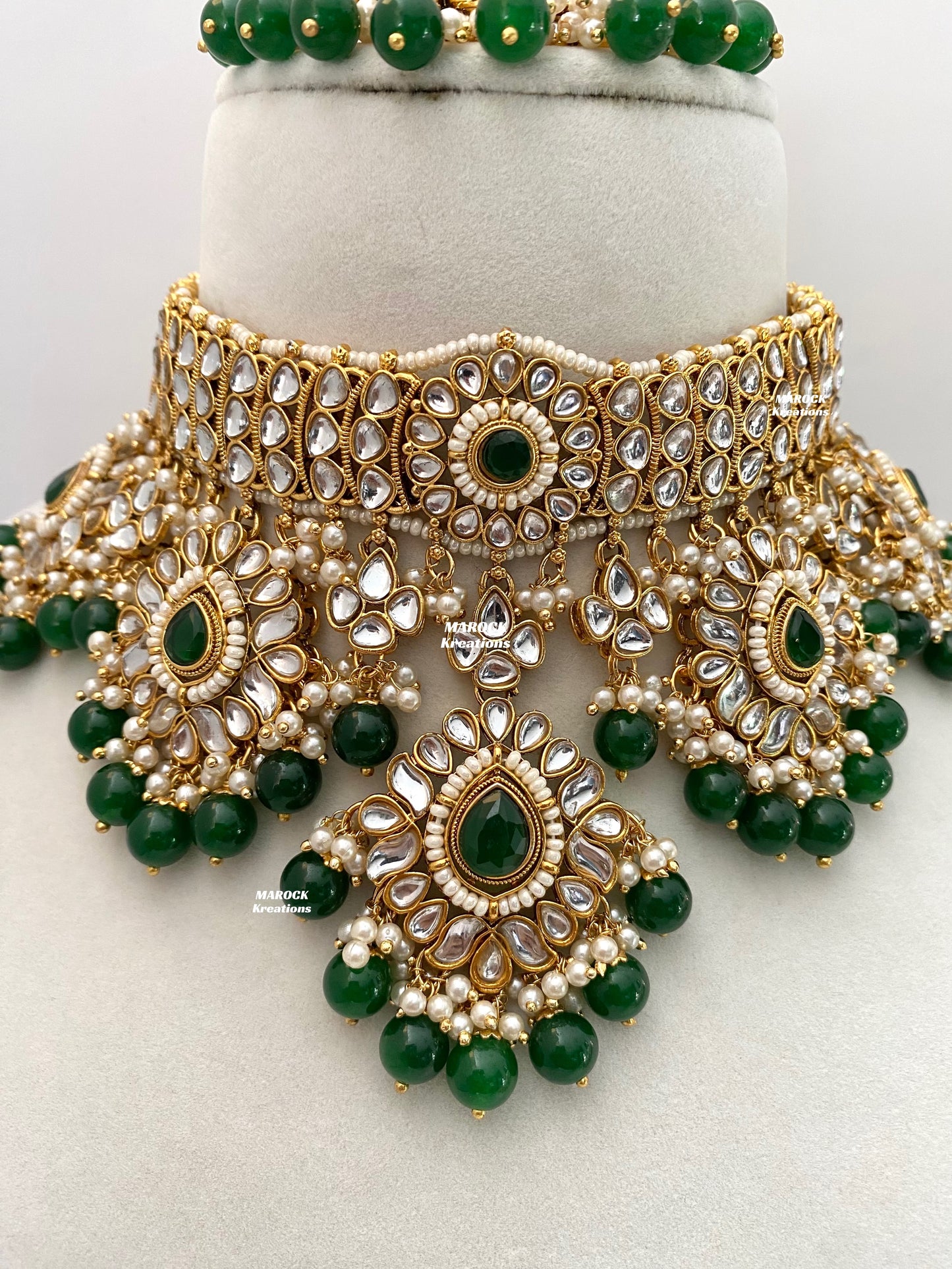 Bhavika Premium Quality Kundan choker/Necklace set