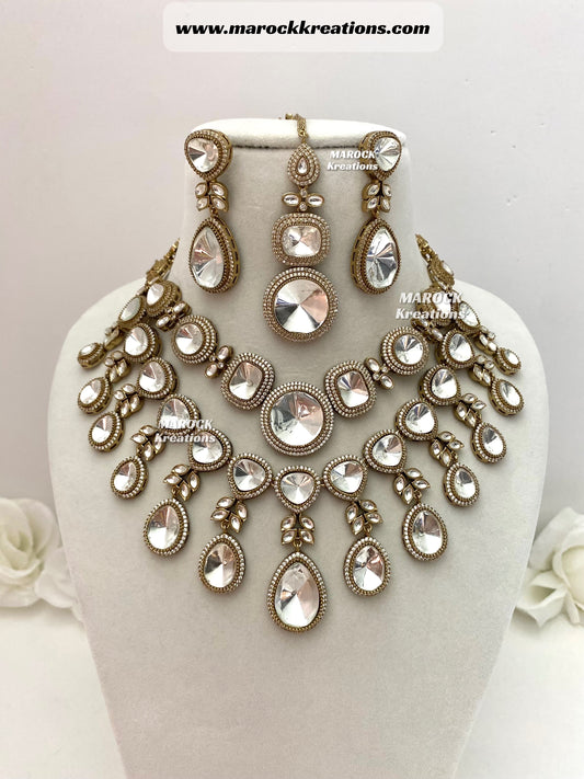 Saanvi Tyani inspired Premium Quality dual tone Kundan Statement Necklace set comes with sheeshphool/Headband