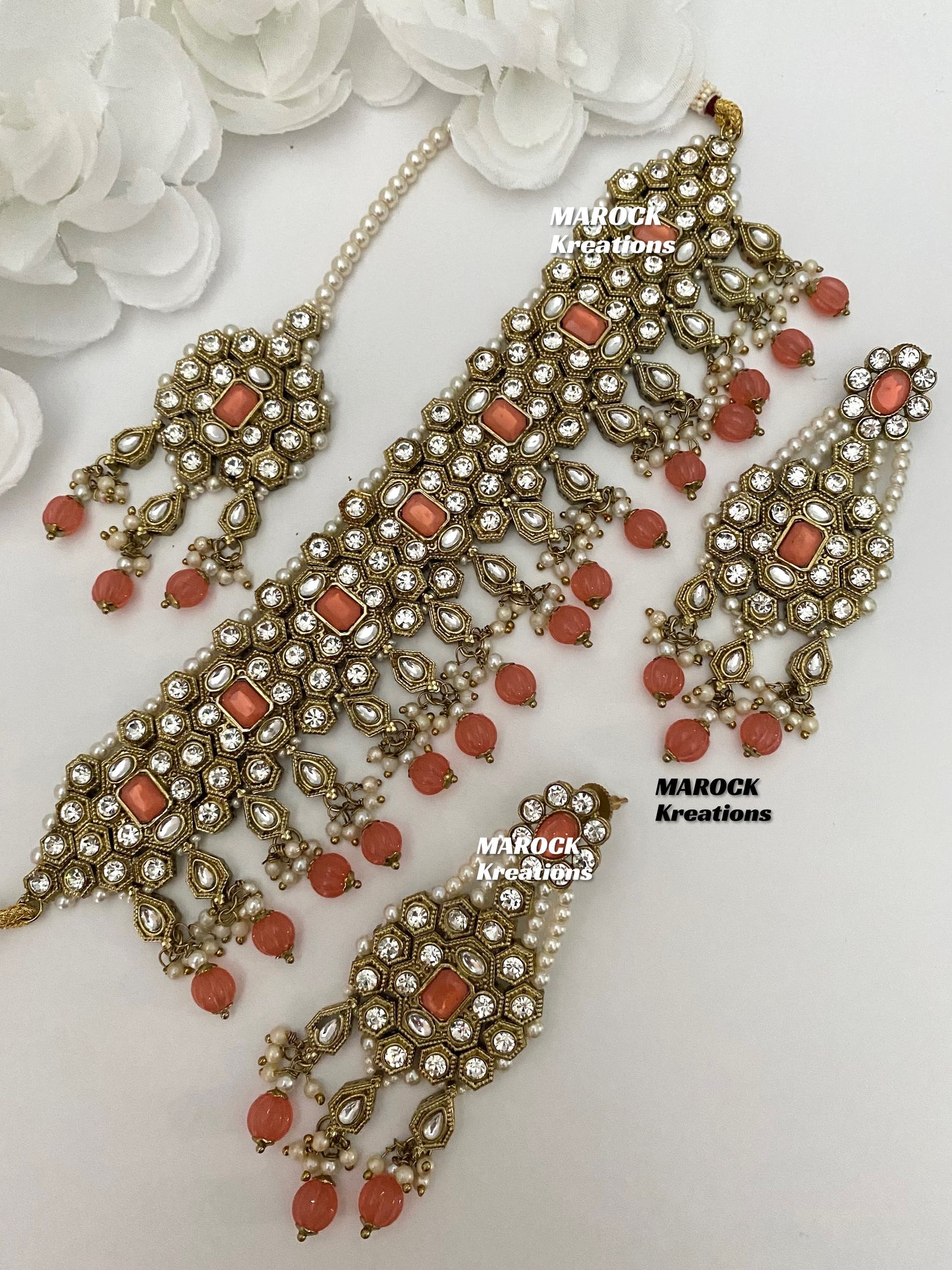 Antique Gold Kundan choker sets