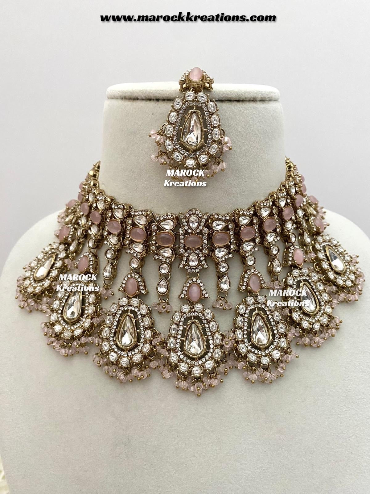 Sareena Kundan choker cum statement Necklace set