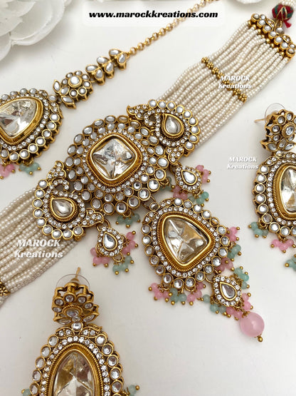 Aarzoo Kundan Statement Choker set