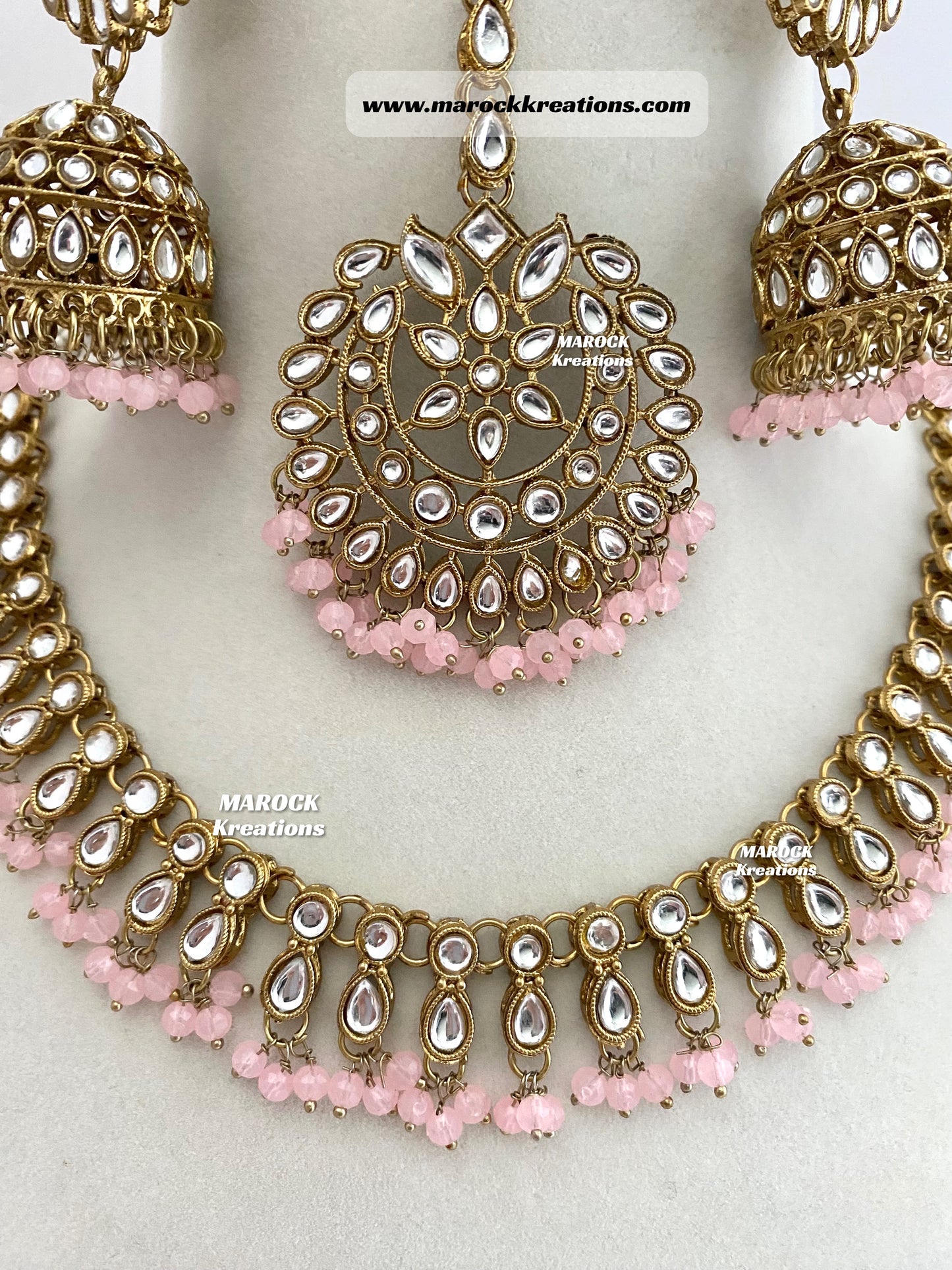 Kundan Necklace set comes with Jhumki Earrings and Tikka