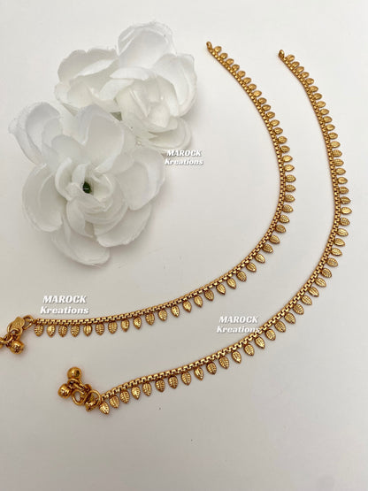 Gold plated Anklets/Payal/Jhanjhran (come in a pair)