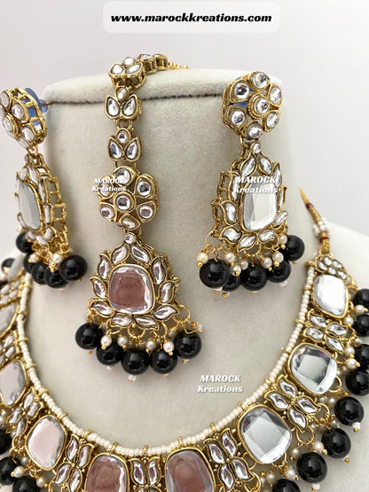 Avleen Kundan Necklace set