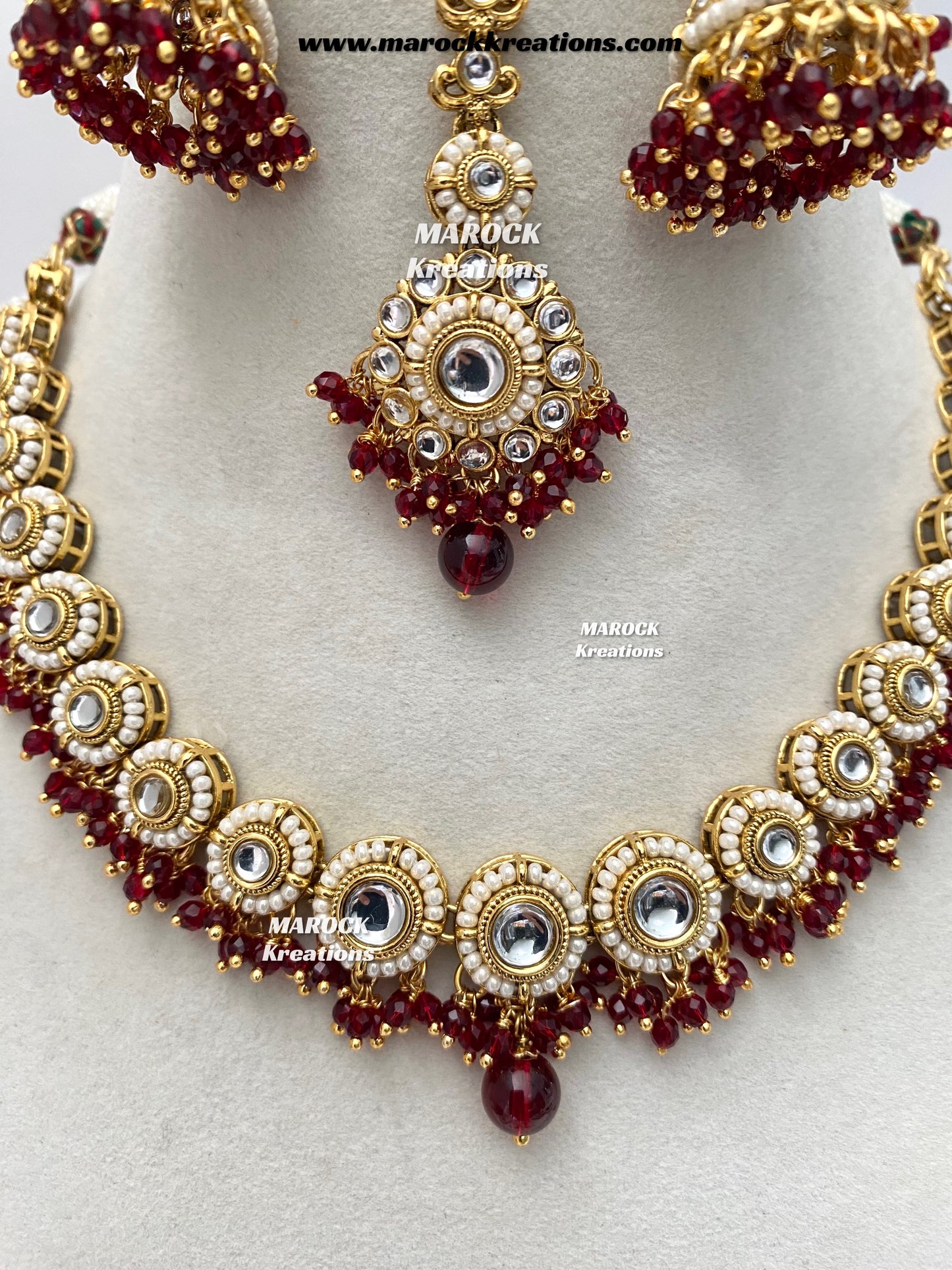 Akshi Premium Quality Kundan Single line Necklace set