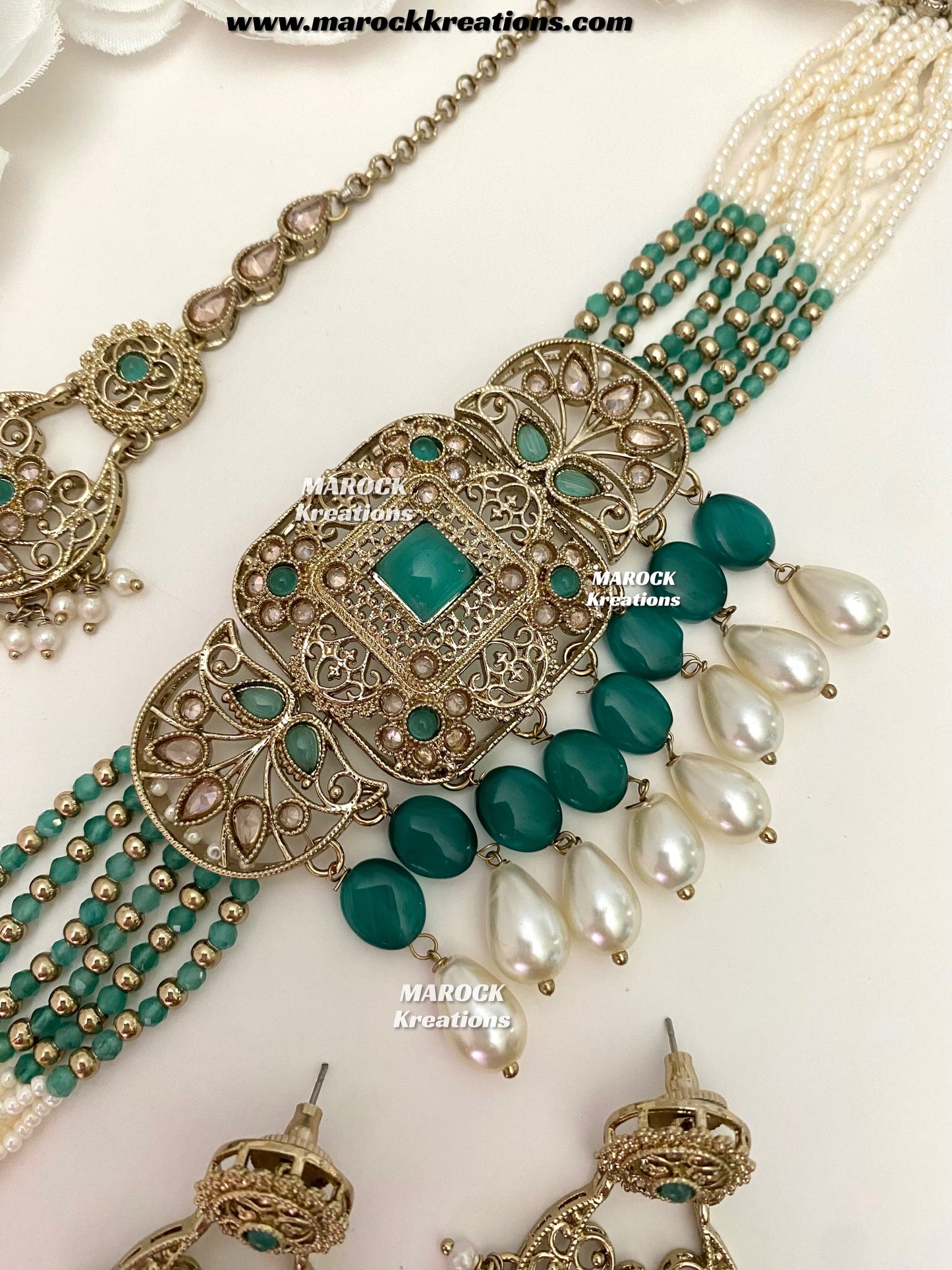 Naila Antique Gold Polki Choker set