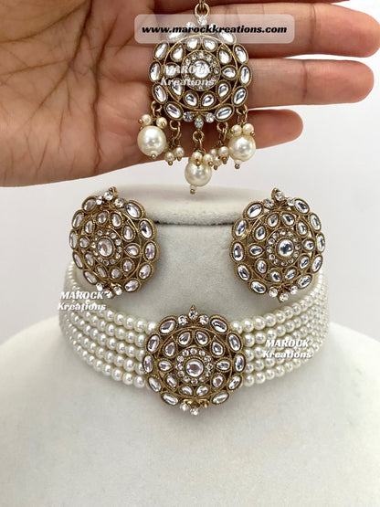 Bollywood style Kundan Choker set comes with studs and tikka