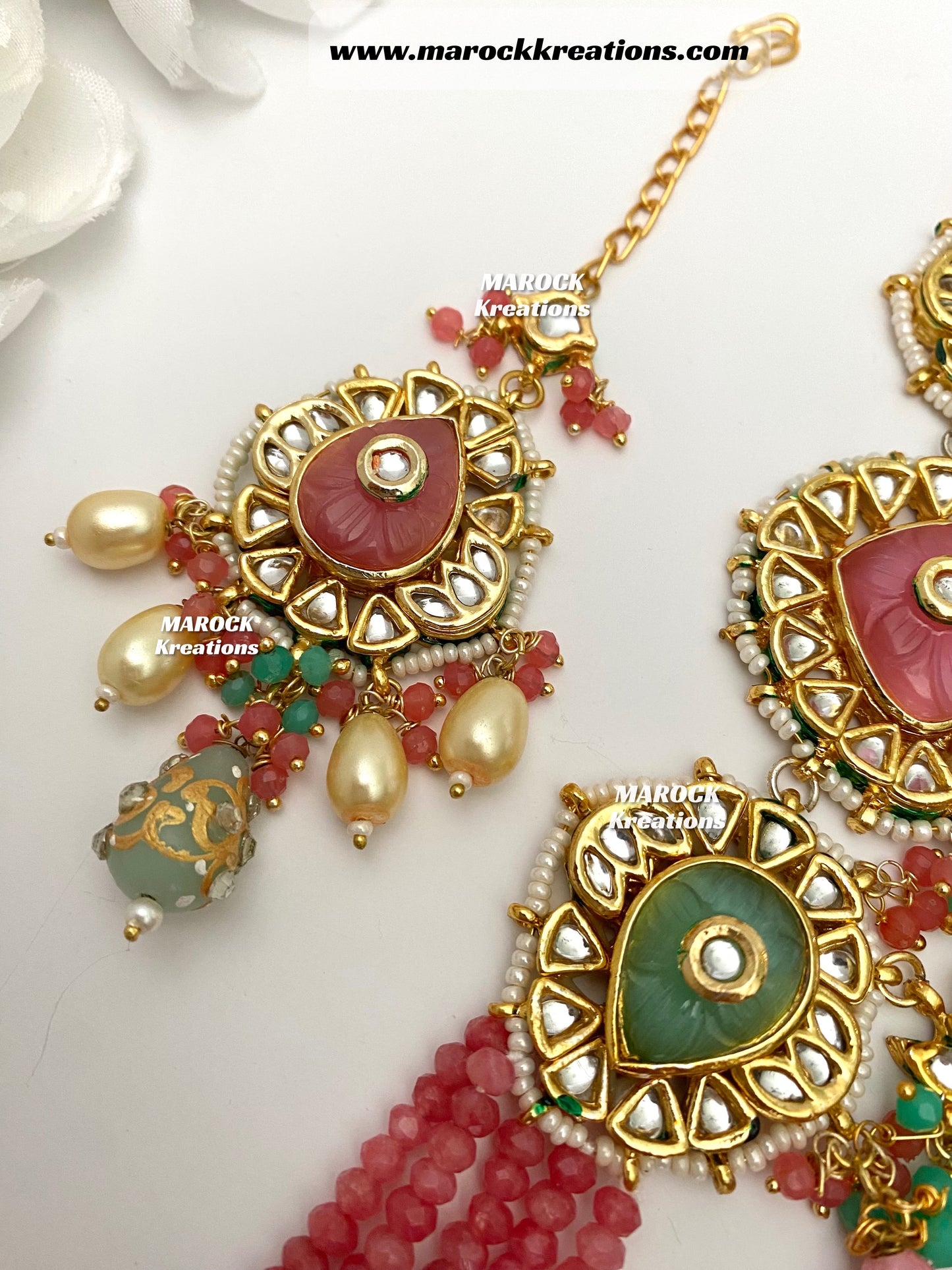 Raavi Premium Quality Thappa Kundan trendy choker/Necklace set