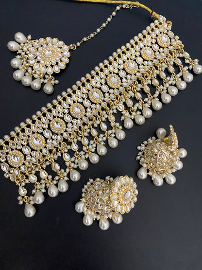 Kundan Choker set