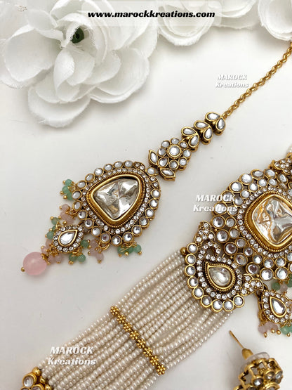 Aarzoo Kundan Statement Choker set