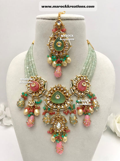 Raavi Premium Quality Thappa Kundan trendy choker/Necklace set