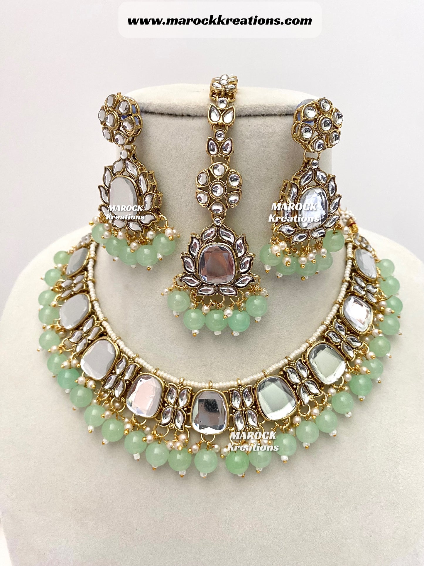 Avleen Kundan Necklace set