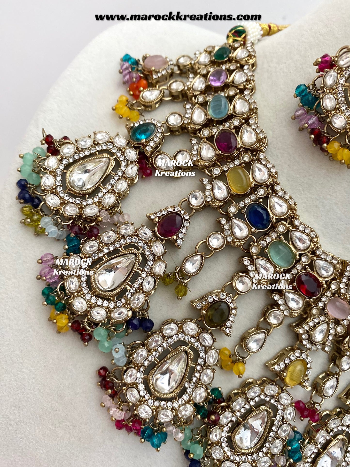 Sareena Kundan choker cum statement Necklace set