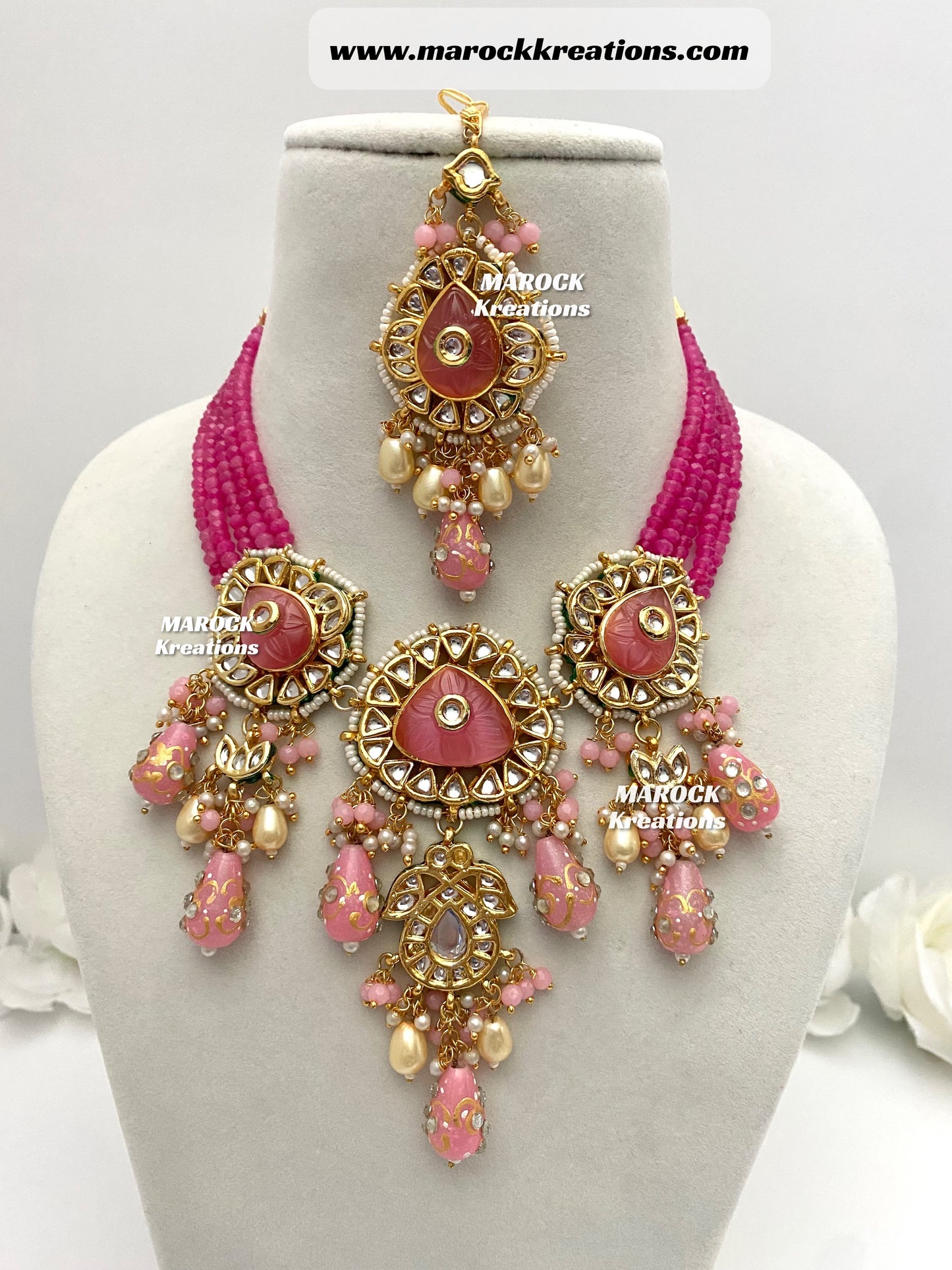 Raavi Premium Quality Thappa Kundan trendy choker/Necklace set