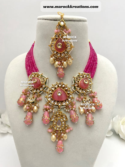 Raavi Premium Quality Thappa Kundan trendy choker/Necklace set