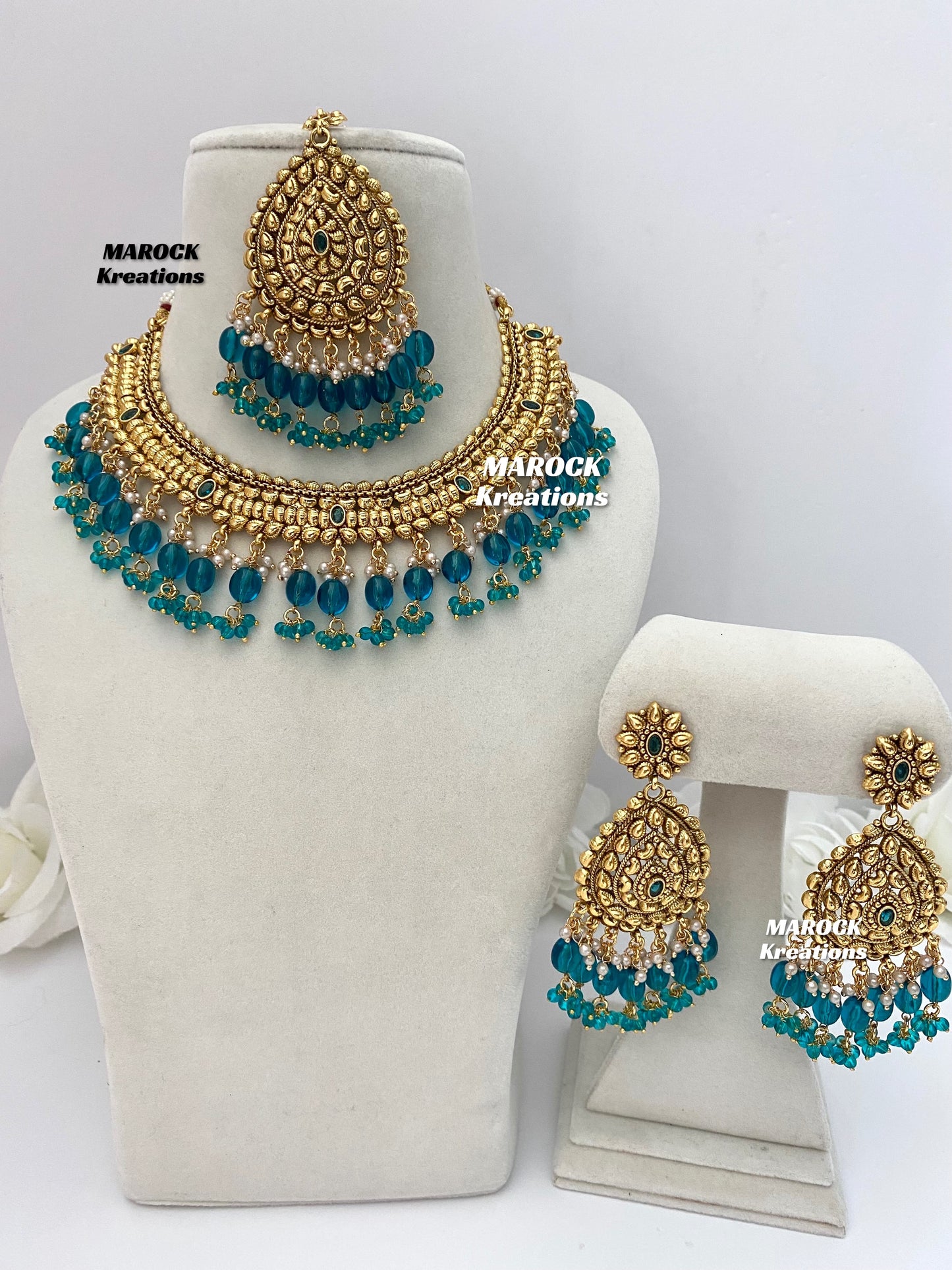 Trendy Gold plated traditional necklace sets/Elegant gold look necklace sets.