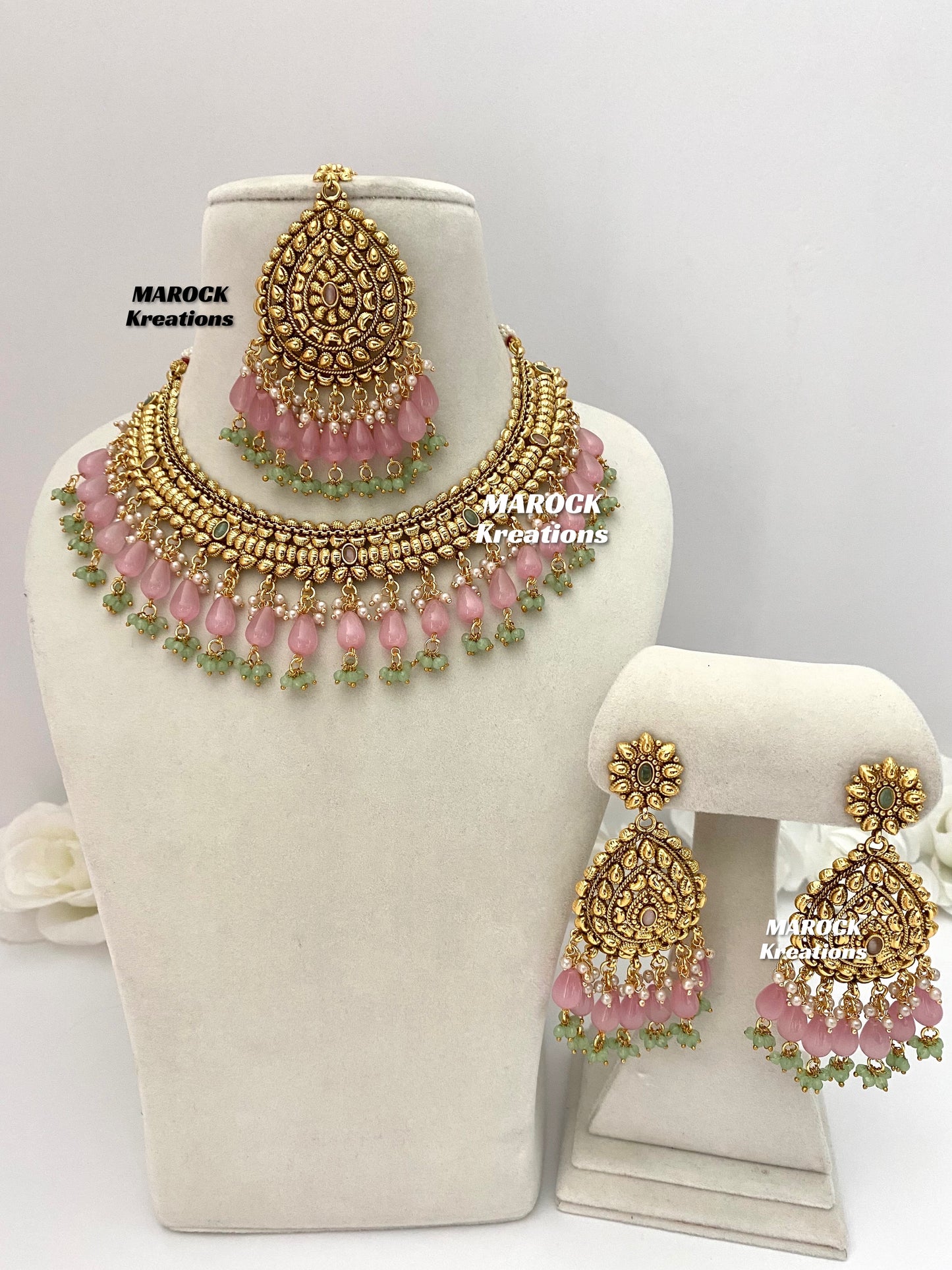 Trendy Gold plated traditional necklace sets/Elegant gold look necklace sets.