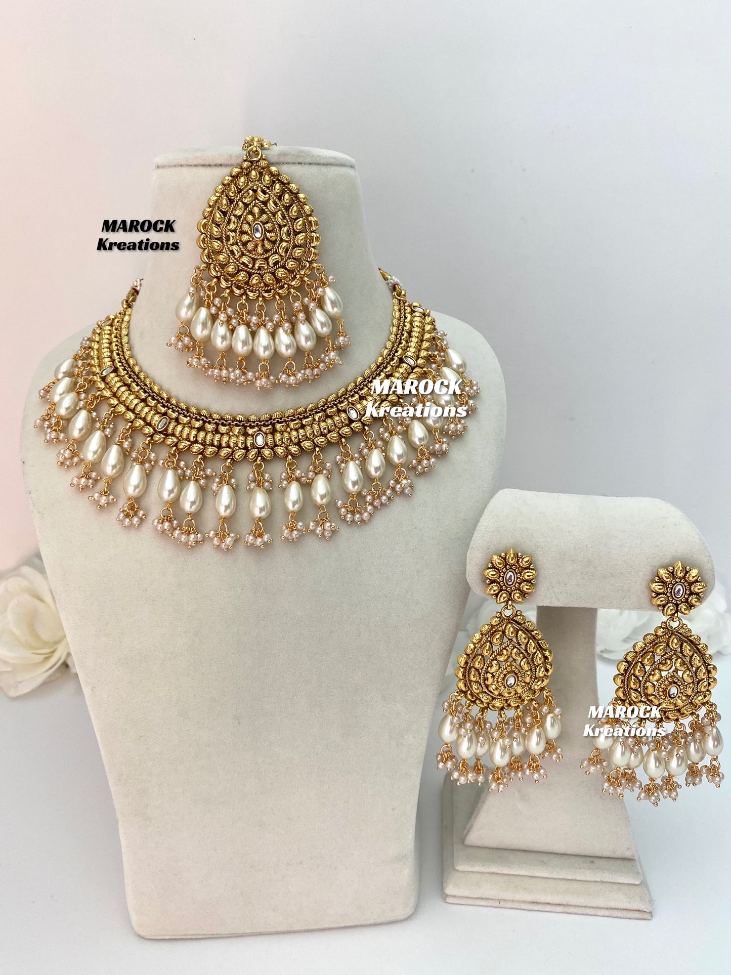 Trendy Gold plated traditional necklace sets/Elegant gold look necklace sets.