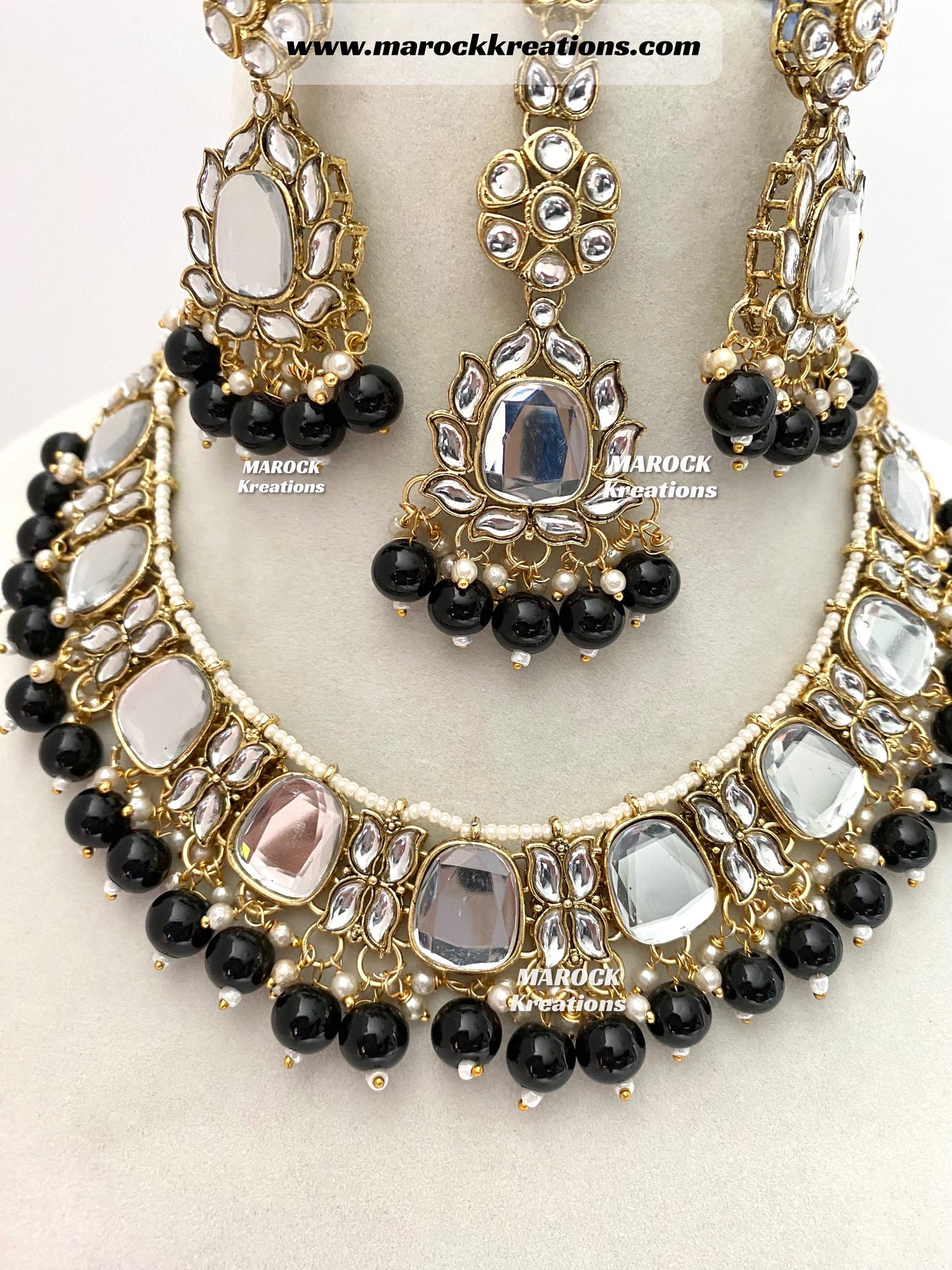 Avleen Kundan Necklace set