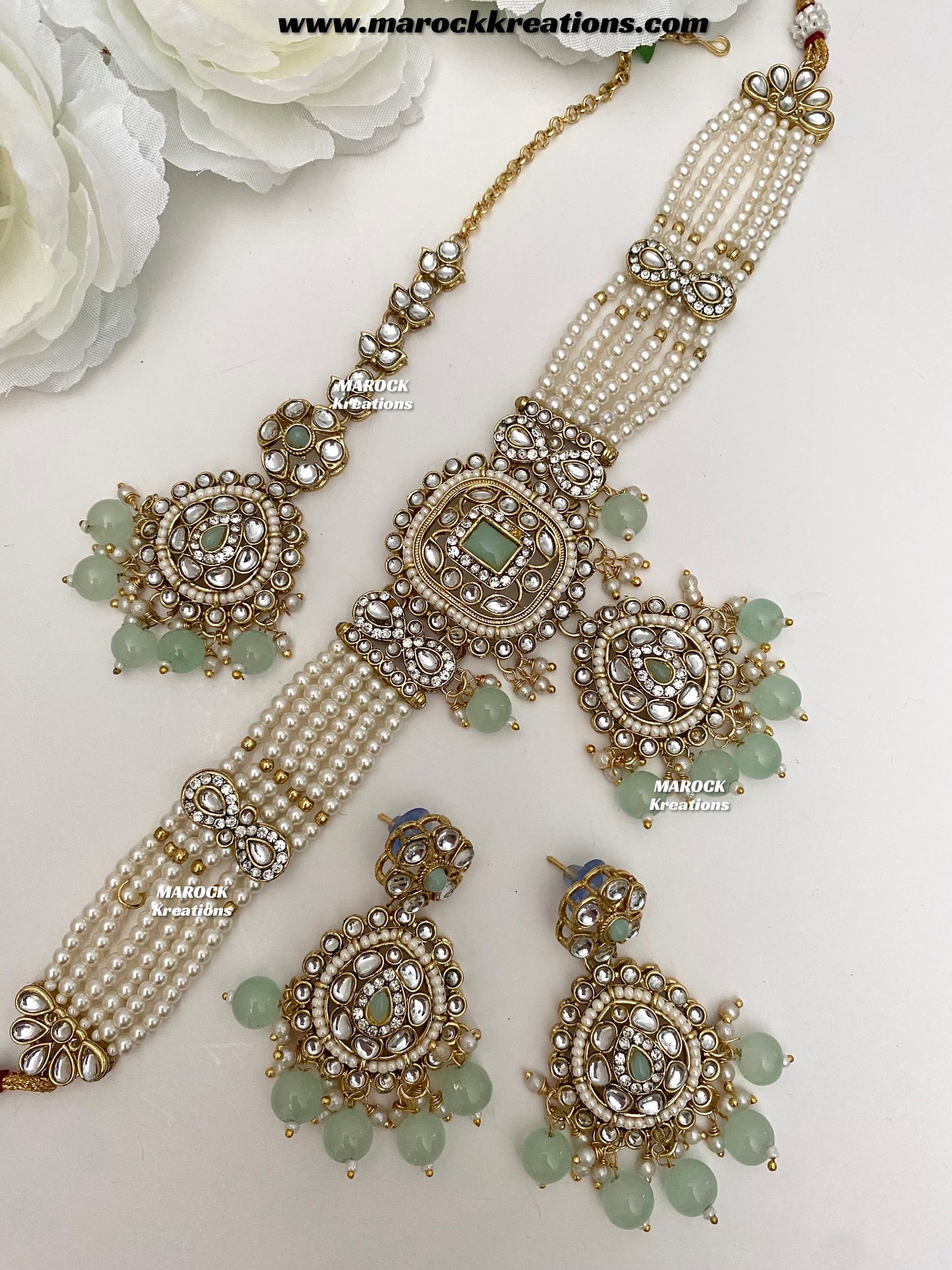 Moony Kundan Choker set