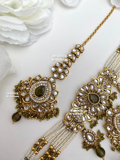 Mahima Premium Quality Kundan Choker set