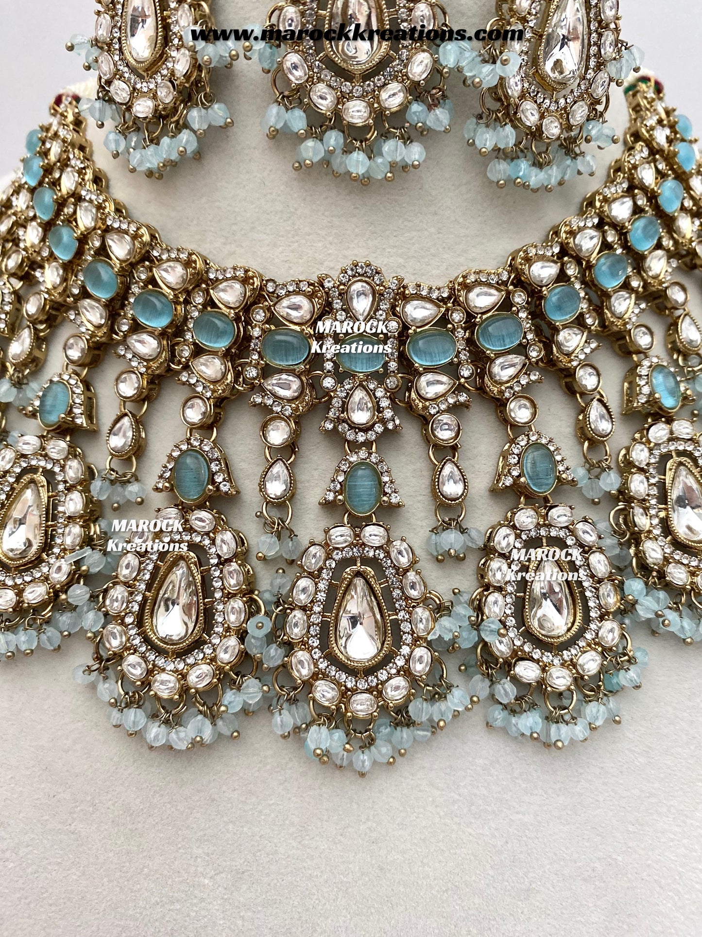 Sareena Kundan choker cum statement Necklace set