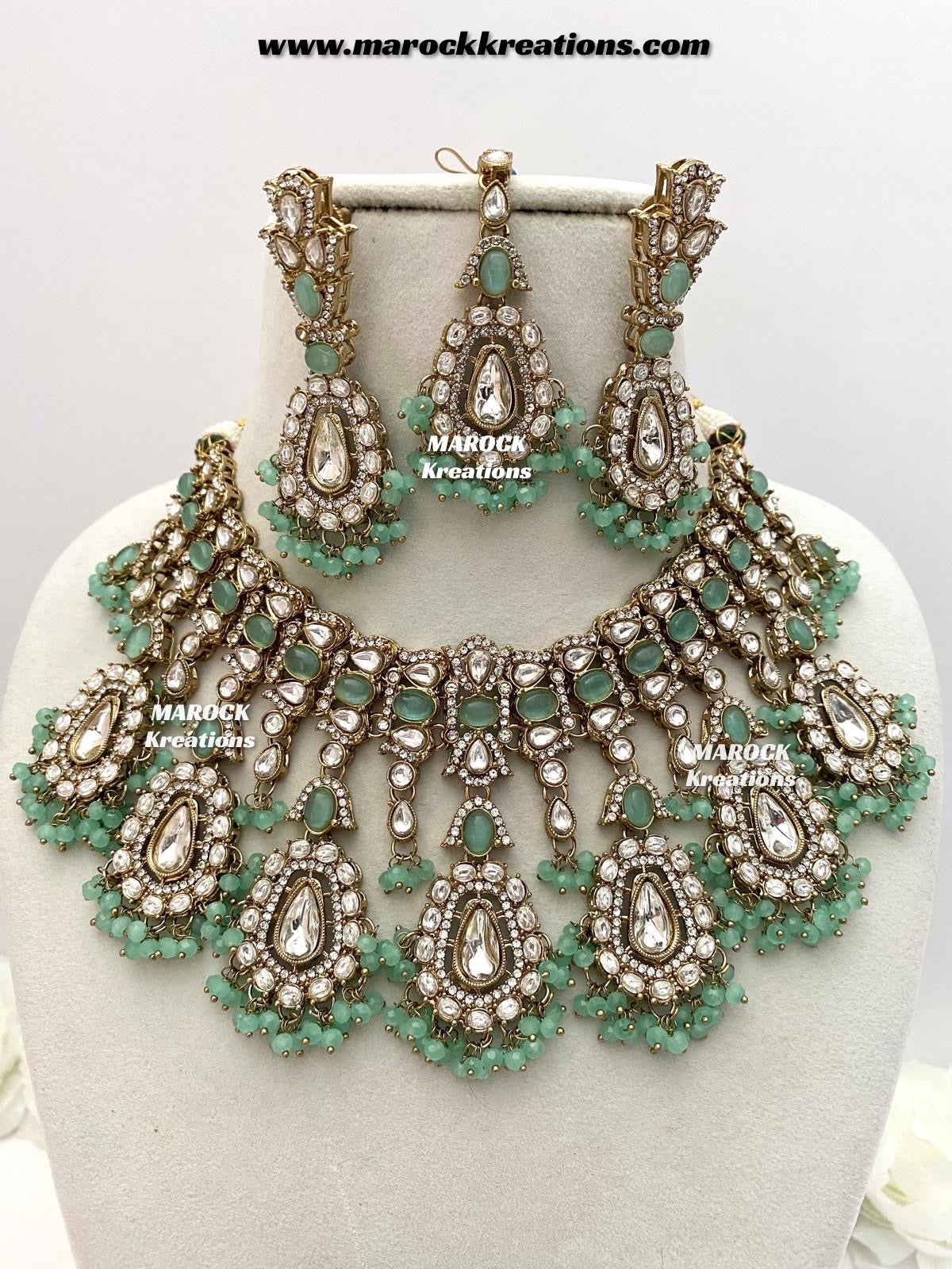Sareena Kundan choker cum statement Necklace set