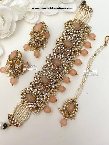 Fine quality Kundan Choker set