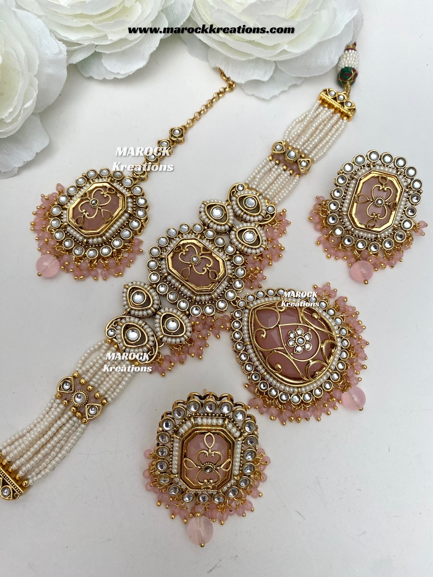 Premium Quality Kundan Statement choker set