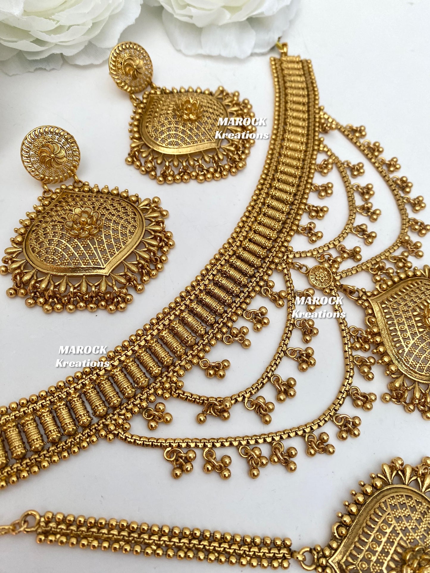 Vanshika Premium Quality Gold plated statement choker set