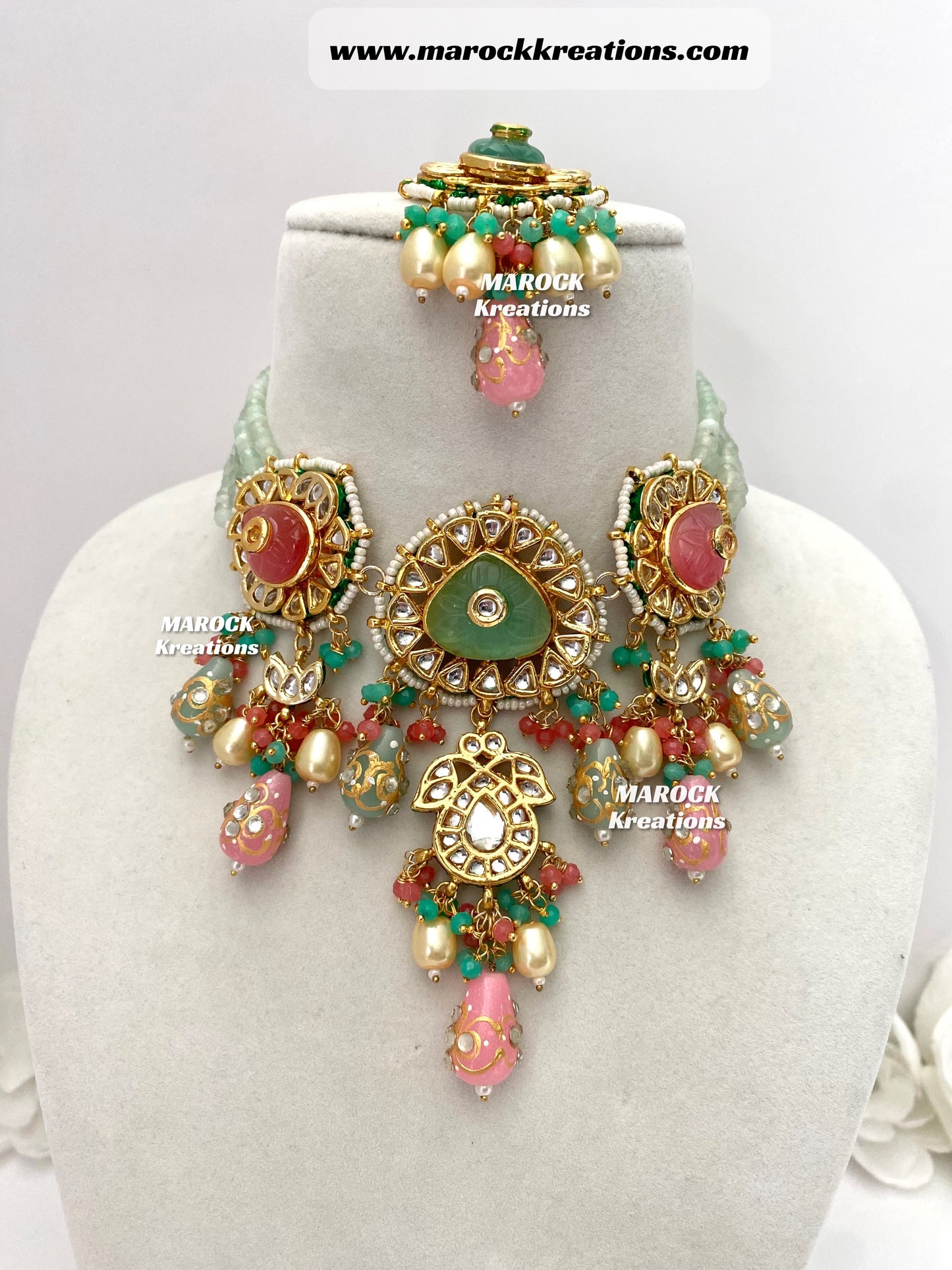 Raavi Premium Quality Thappa Kundan trendy choker/Necklace set