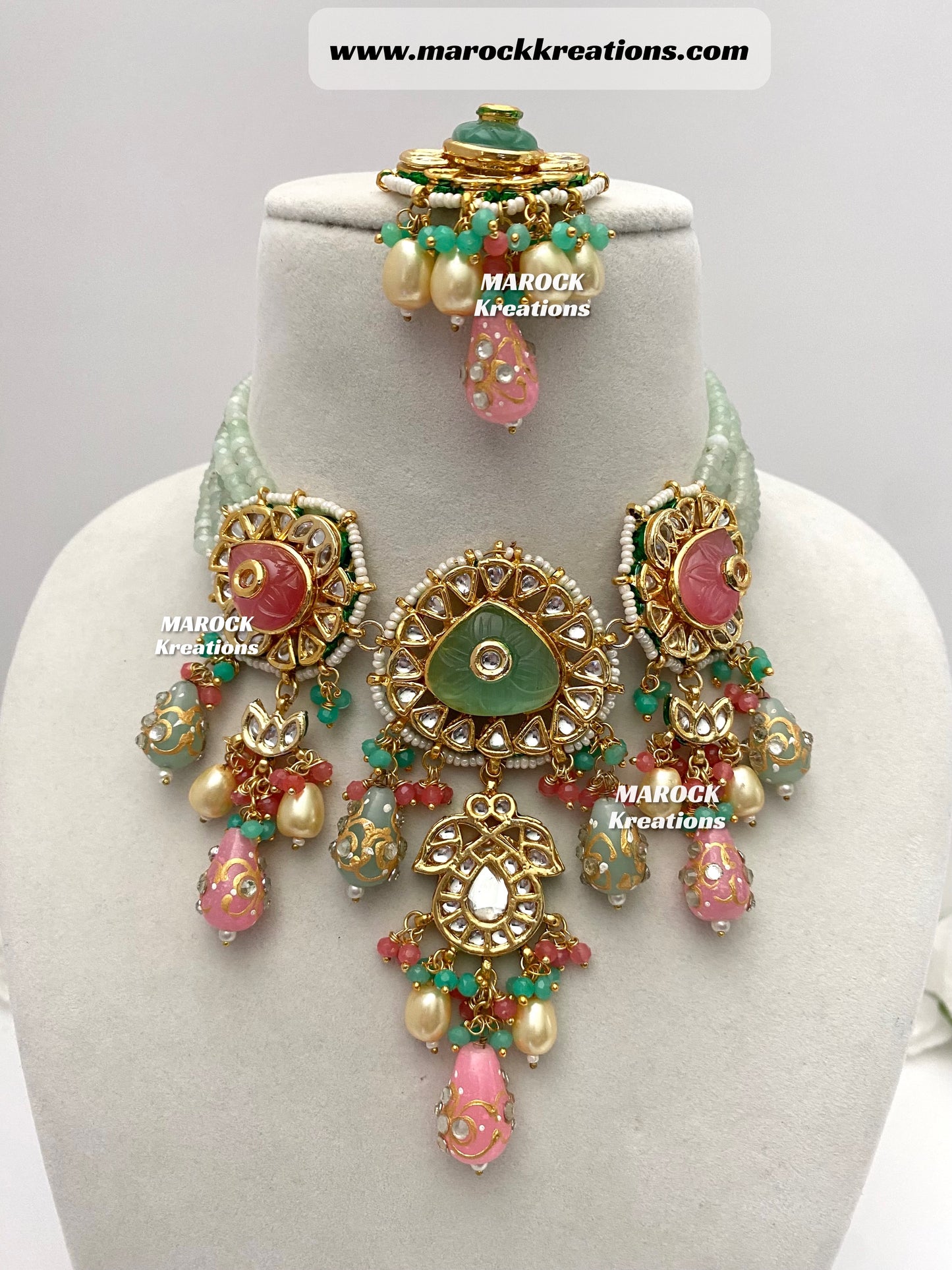 Raavi Premium Quality Thappa Kundan trendy choker/Necklace set