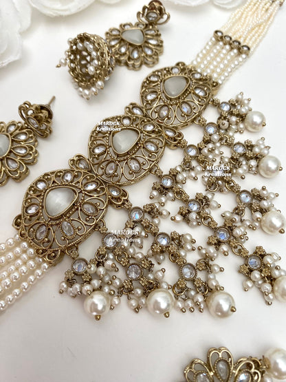 Amaira Antique Gold Polki choker set