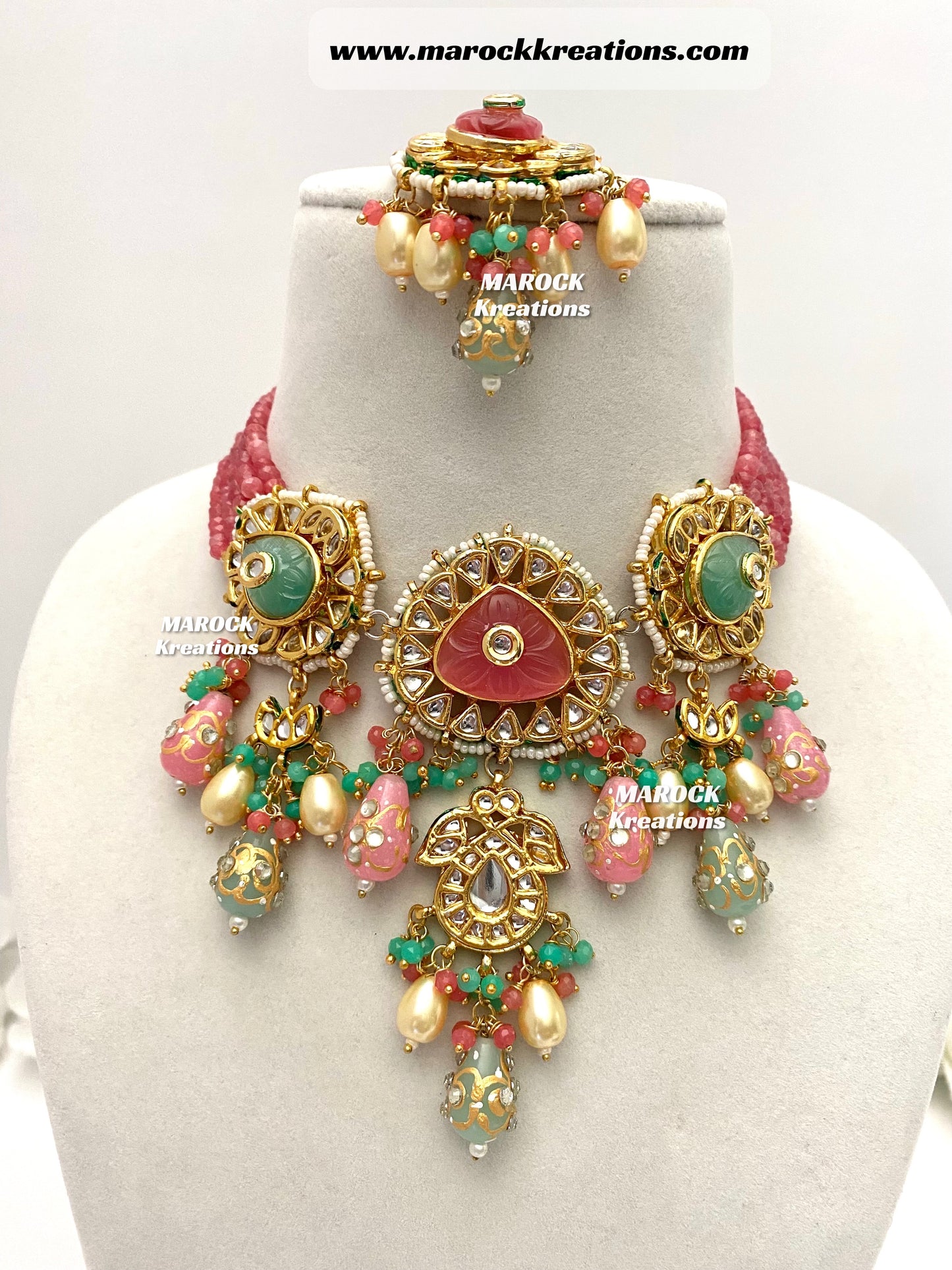 Raavi Premium Quality Thappa Kundan trendy choker/Necklace set