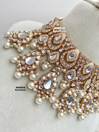 Kaniz Premium Quality Rose Gold Kundan Meenakari Choker/Necklace set