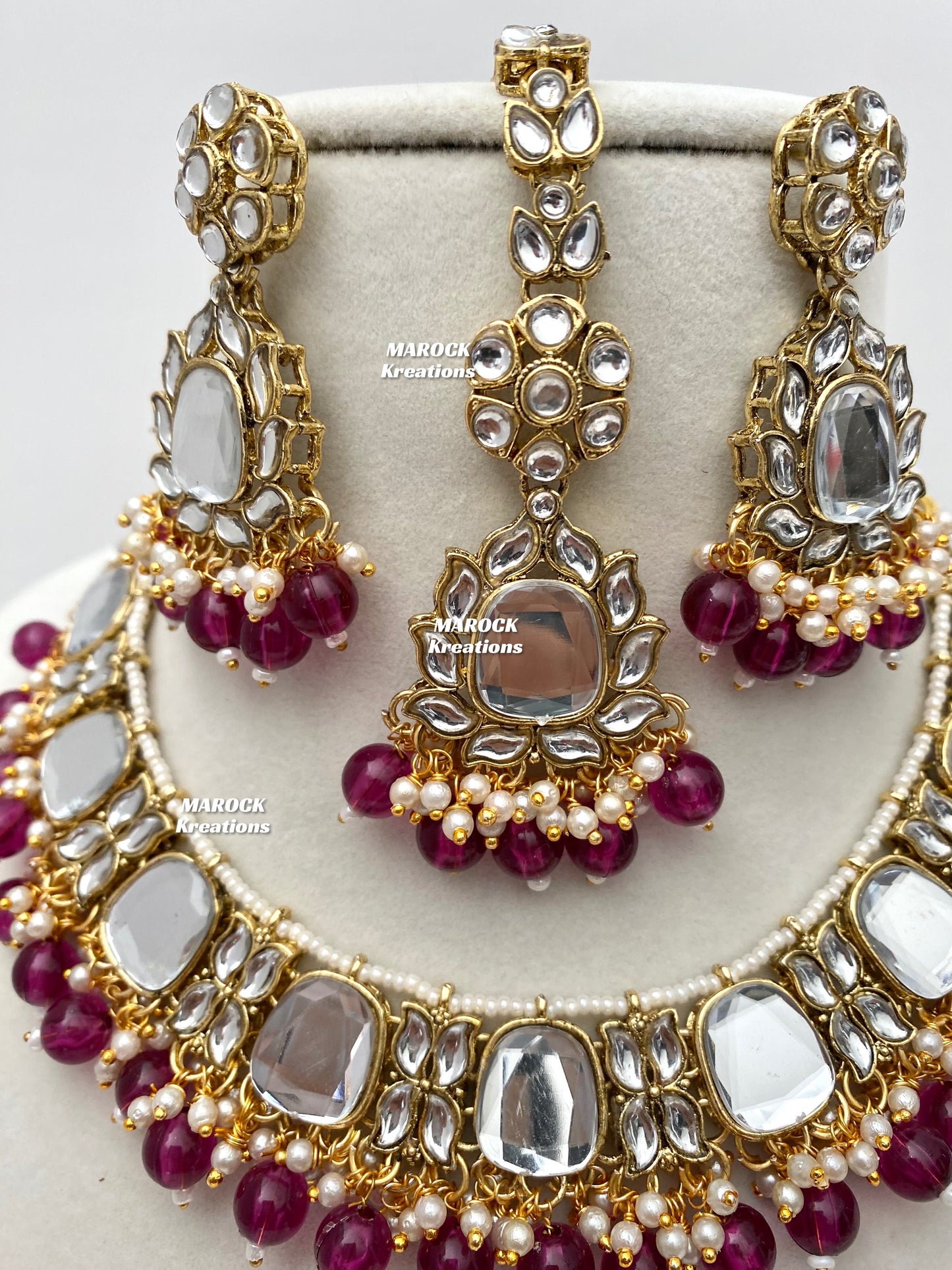 Avleen Kundan Necklace set