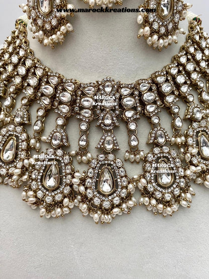 Sareena Kundan choker cum statement Necklace set