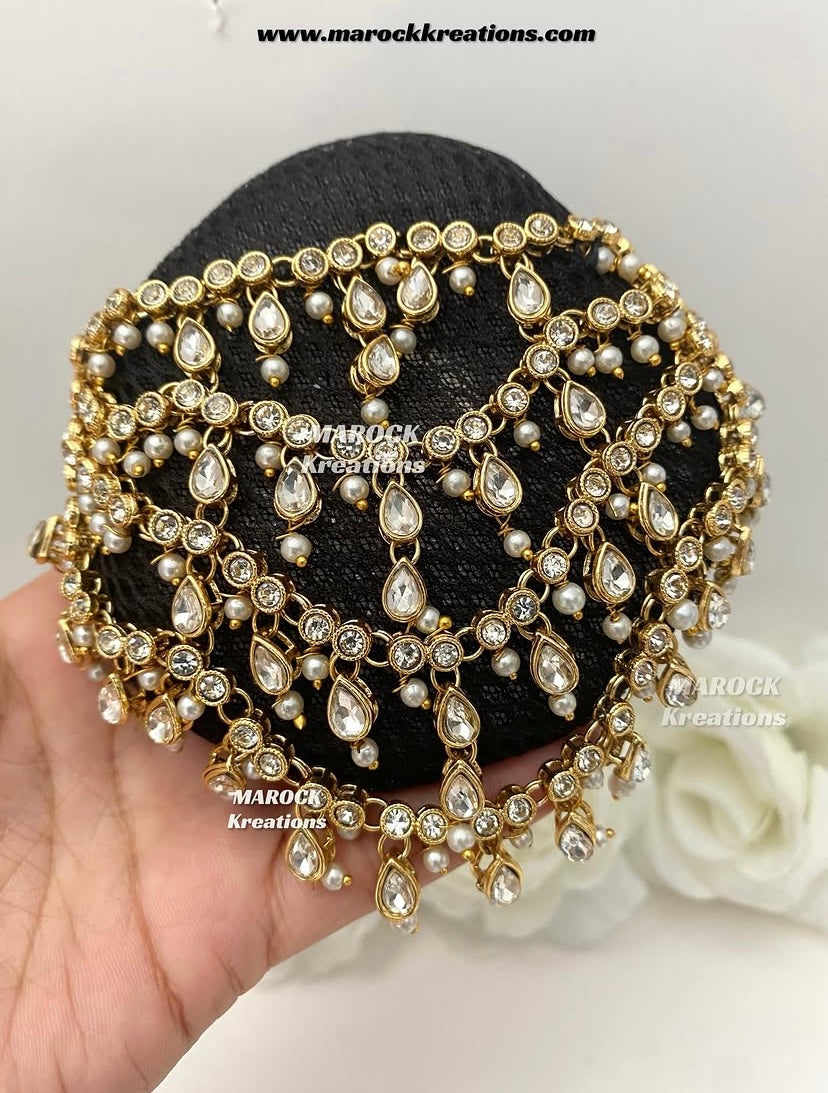 Pearls bun cover