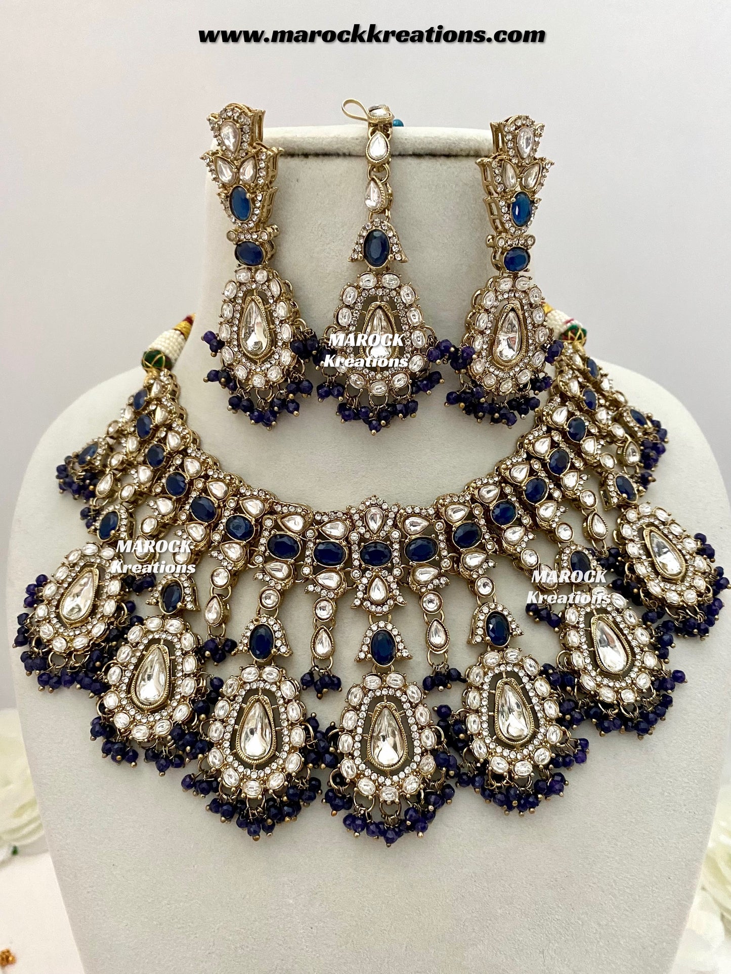 Sareena Kundan choker cum statement Necklace set